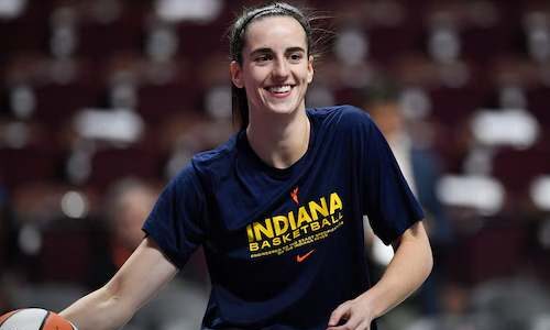Caitlin Clark Surprises Fans with an Unforgettable Gift-Giving Moment On Court