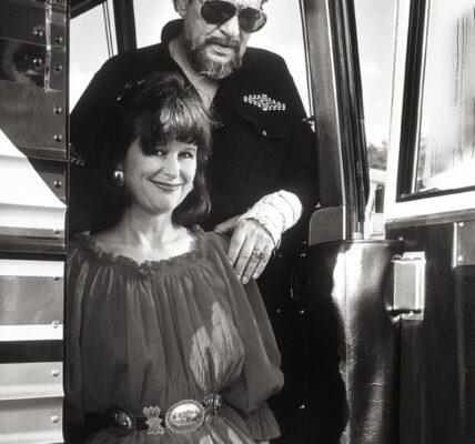 Suspicious Minds: The Song That Said Too Much? Inside the Tension Behind Waylon Jennings and Jessi Colter’s Duet