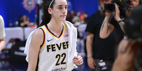 “Caitlin Clark is CRAZY” – The Courtside Moment That Shook the WNBA