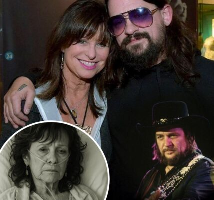 SAD NEWS: 50 Minutes Ago in Nashville, Tennessee — Shooter Jennings Reveals Devastating News About His Mother, Jessi Colter! In an emotional post, Shooter shares that his legendary mother, Jessi Colter, 80, has suddenly collapsed due to exhaustion. Fans are in shock as Shooter explains the gravity of the situation. Jessi Colter is currently in…