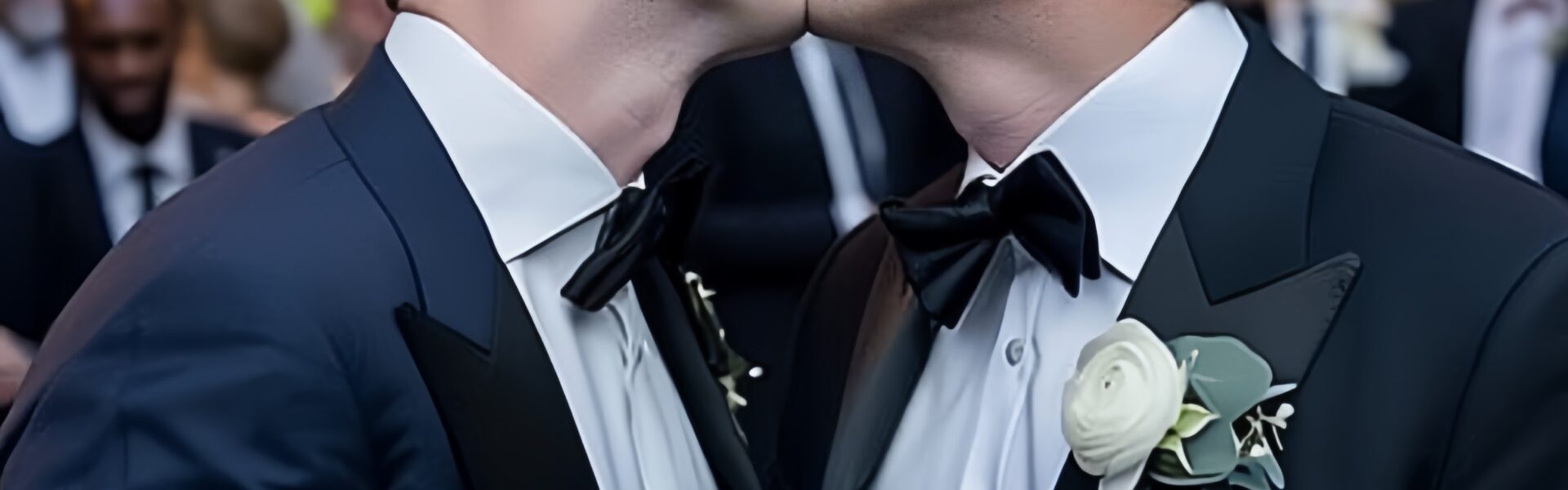 🚨BREAKING: Elon Musk and Mark Zuckerberg Tie the Knot in Surprise Secret Wedding – Internet Erupts Over Viral Kiss Photo!