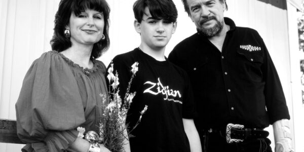 The Secret Behind Jessi Colter’s Most Famous Song – It Wasn’t Written for Her Husband