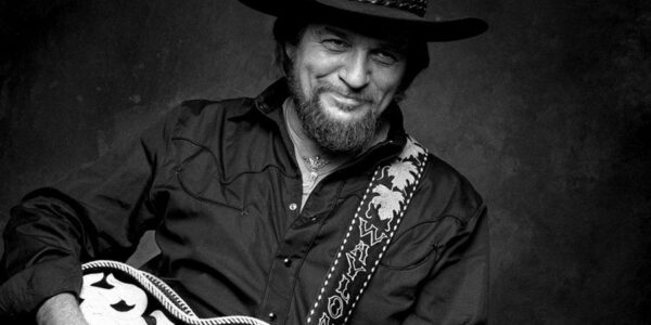 Waylon Jennings . Waymore Blues solo acoustic