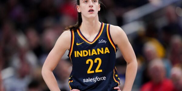 Caitlin Clark’s Hilarious Reaction While Guarded by Kelsey Plum at All-Star Game Sends Fans Into Frenzy