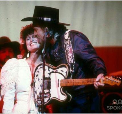 Waylon Jennings and Jessi Colter: "I Ain't The One" – A Song of Defiance and Love