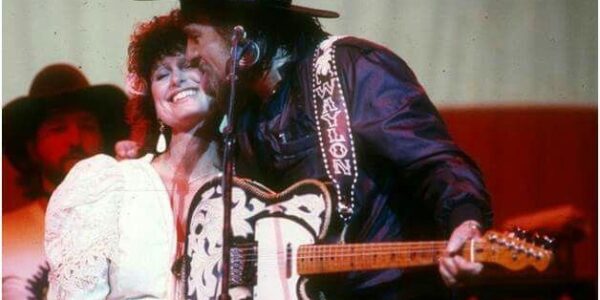 Waylon Jennings and Jessi Colter: "I Ain't The One" – A Song of Defiance and Love