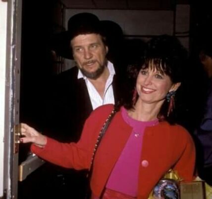 Song Analysis: "I Ain't The One" by Waylon Jennings and Jessi Colter