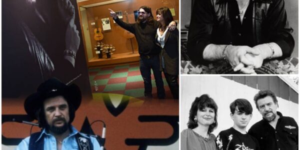 Waylon Jennings - Drinkin' and Dreamin'