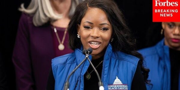 “Only Mediocre White Boys Are Crying” — Jasmine Crockett’s Unfiltered Take on the DEI Backlash That Has Washington Buzzing