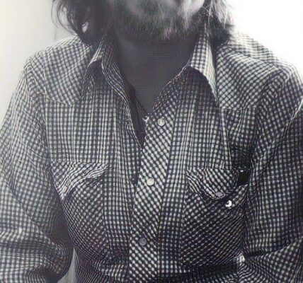 Brown Eyed Handsome Man – Waylon Jennings and the Outlaw Spirit Behind a Rock and Roll Classic