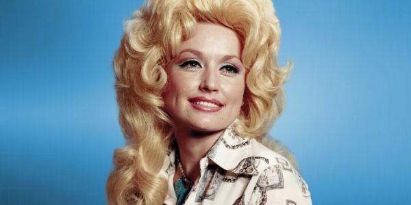 Dolly Parton’s Jolene (1973) — A Timeless Tale of Heartbreak and Desperation
