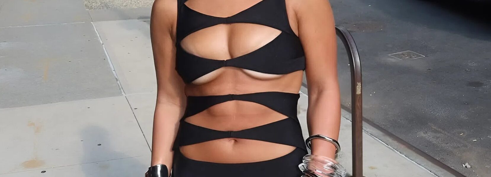 “Gia Giudice takes social media by storm with her bold outfit that shows off her curves, parents condemn her fiercely – but Melissa Gorga's 3-word sarcastic response is truly shocking.”