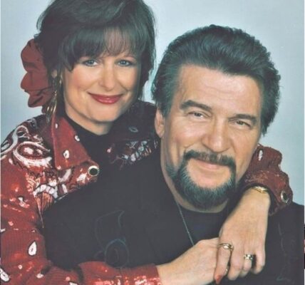 The Woman Behind the Outlaw: Jessi Colter Opens Up About the Darkest Years With Waylon Jennings
