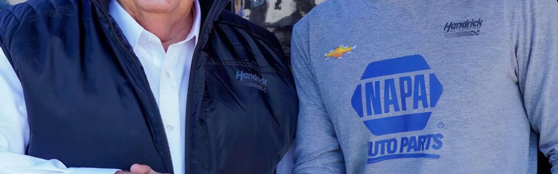 “Chase Elliott Locks In: $Multi-Million Hendrick Deal Secures NASCAR’s Most Popular Star”