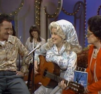 Dolly Parton Sings “In the Pines”: A Haunting Folk Moment Brought to Life