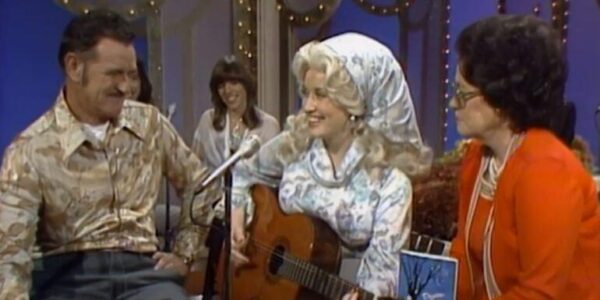 Dolly Parton Sings “In the Pines”: A Haunting Folk Moment Brought to Life