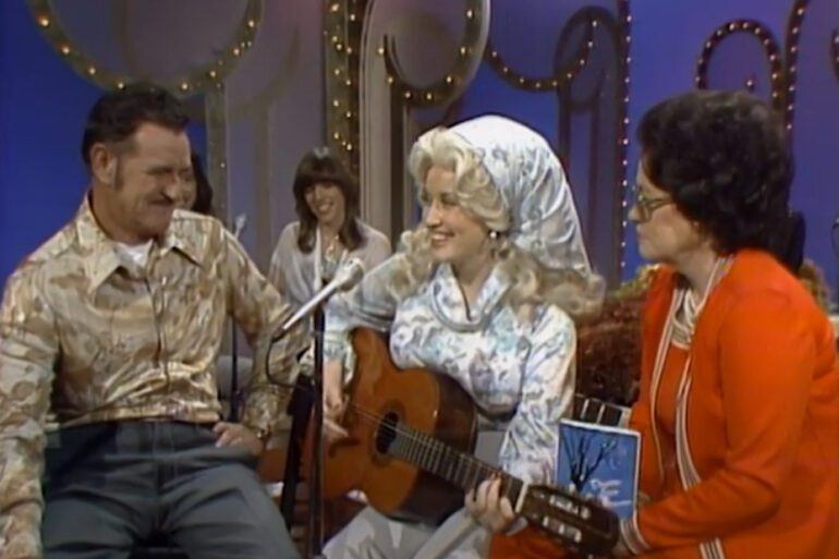 Dolly Parton Sings “In the Pines”: A Haunting Folk Moment Brought to Life