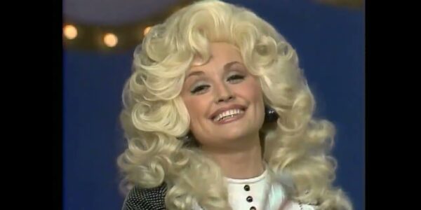 Dolly Parton – “Knock Three Times”: A Country Queen’s Take on a Pop Classic