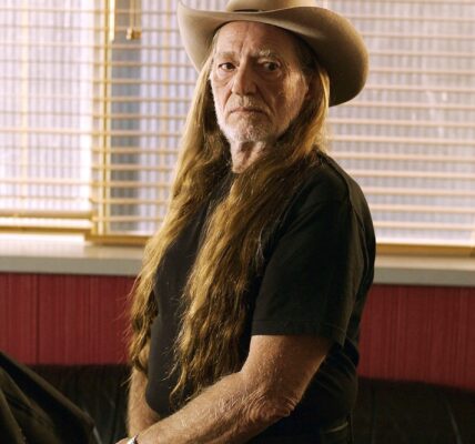 At 92, Willie Nelson says the secret to a long life is simple
