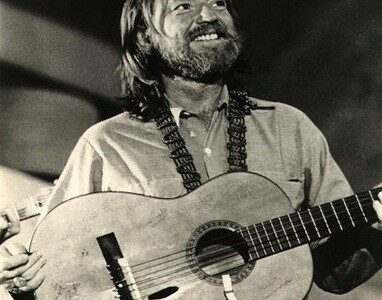 Willie Nelson - Roll Me Up and Smoke Me When I Die (Live Version)