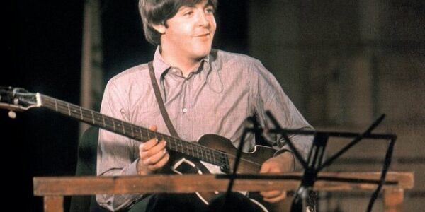 Paperback Writer – Paul McCartney and The Beatles’ Bold Leap into Rock Storytelling
