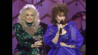 Dolly Parton & Loretta Lynn – A Medley of Loretta’s Hits