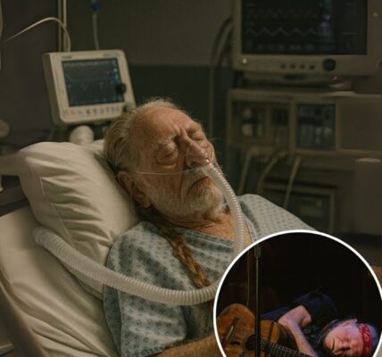 SHOCKING NEWS: In Texas, USA — At 92, Country Music Legend Willie Nelson Suffered a Sudden Onstage Incident During His One Last Ride Performance...