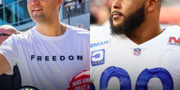 Breaking News: Los Angeles Rams superstar Aaron Donald, who appeared at Utah Valley University in Orem, Utah to support Charlie Kirk at Turning Point USA's "American Comeback Tour" event, was someone Charlie Kirk had previously praised for showing “discipline, strength, and conviction” in the face of relentless challenges. In a moment of horror, Donald choked up and said: “I was completely numb when I heard the gunsh0ts and saw him f@ll. Just a few minutes before, Charlie asked me to hold a letter for him, but I didn’t think… I never imagined that would be the last time I’d see him alive.”