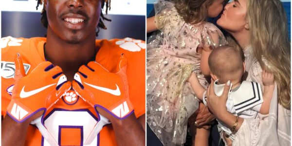 Right after Charlie Kirk’s passing, Jacksonville Jaguars star Travis Etienne stepped up in a remarkable way—pledging to cover all living and educational expenses for Kirk’s two young children. His generosity has eased the family’s burden during this heartbreaking time and inspired admiration across social media, with fans praising Etienne for his compassionate, selfless act. 💔