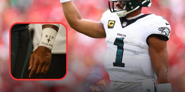 “HONORING CHARLIE: Eagles' Jalen Hurts Pays Tribute to Charlie Kirk with Powerful Gesture Against the Kansas City Chiefs”