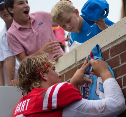 3-YEAR DREAM, UNFORGETTABLE GIFT – JAXSON DART MAKES FANS EMOTIONAL BY MAKING A POOR CHILD’S DREAM COME TRUE