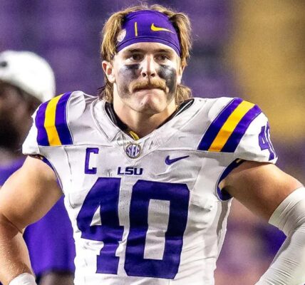 Lily, a 24-year-old waitress, had no idea the polite, quiet customer that night was LSU Tigers star Whit Weeks. He left with a smile, placing a folded bill on the table — but when Lily opened it, she burst into tears. What he left behind wasn’t just a thank you, it changed her life forever.