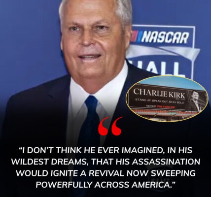 BILLBOARD TRIBUTE: A Hendrick Motorsports franchisee stunned fans with a bold billboard honoring Charlie Kirk after his tragic assassination. NASCAR legend Rick Hendrick echoed the tribute, igniting a movement with three unshakable words: “Drive with courage.” The message roared beyond racing, reminding America that conviction never dies — it only accelerates.