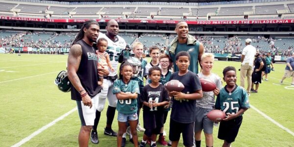 BREAKING NEWS: Philadelphia Eagles Owner Stuns NFL World by Giving Free Tickets to Underprivileged Kids to Fulfill Their Dream of Watching Their Heroes Live