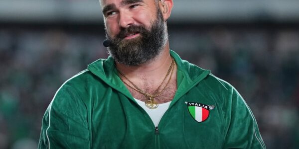 BREAKING NEWS: Jason Kelce’s heartfelt message sparks speculation about Jalen Hurts’ true destiny with Philadelphia