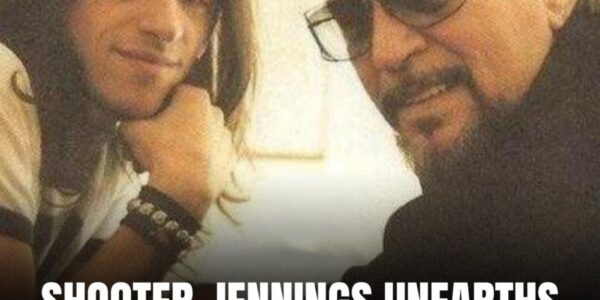 New Waylon Jennings Album, "Songbird," Released 23 Years After His Death