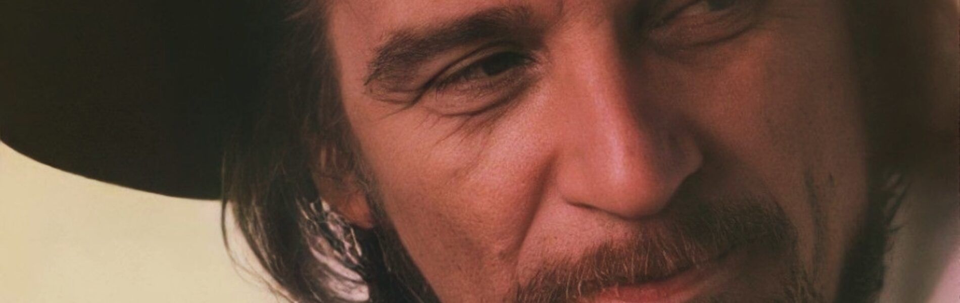 The Price of the Open Road: Waylon Jennings’ “Low Down Freedom” Is a Quiet Cry for Something More