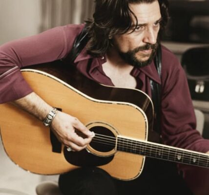 Waylon Jennings - Silver Ribbons