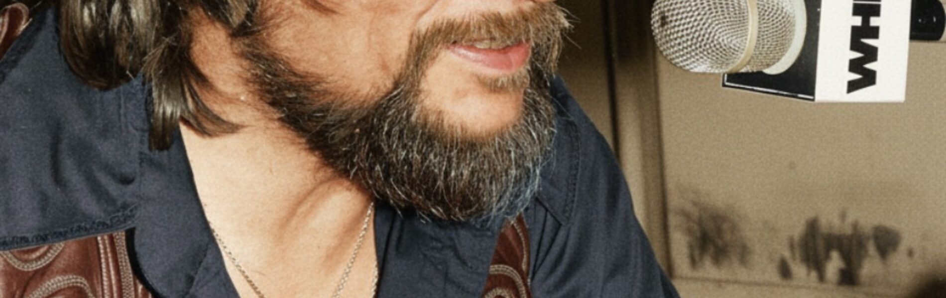 Waylon Jennings - Revelation