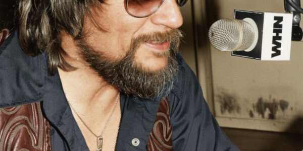 Waylon Jennings - Revelation