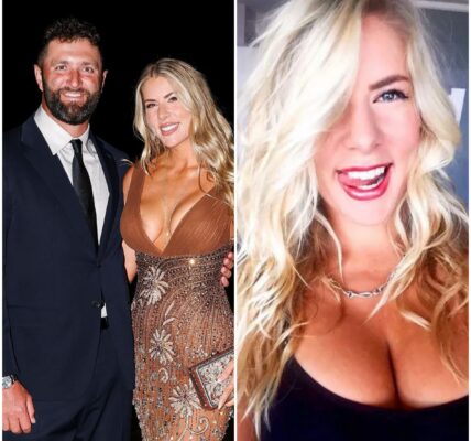 Jon Rahm's wife, Kelley, caused a stir with her eye-catching low-cut dress at the Ryder Cup party, and fans found the new black sheer lace bikini photos with two straps and posing with her legs spread and lying on the beach, making many people stunned and said that their bodies stiffened and trembled with excitement because they couldn't control themselves when they saw it.