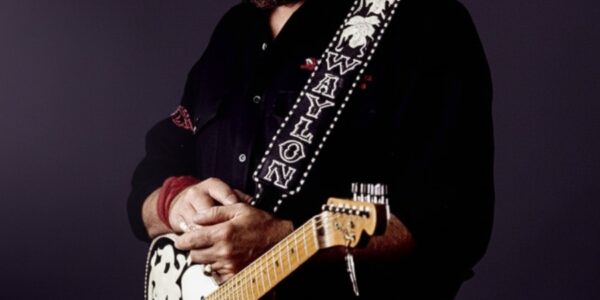 “Rock, Salt and Nails” — Waylon Jennings’ Soulful Reimagining of a Folk Standard