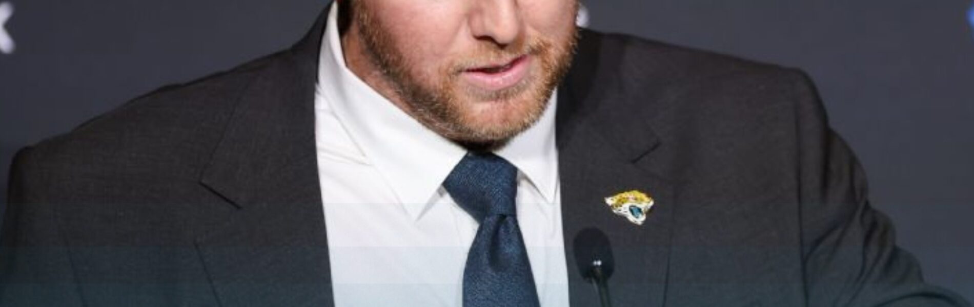 NFL SHOCKER: Jacksonville Jaguars player suspected of “selling tactical information” to a Los Angeles Rams acquaintance — angry coach orders investigation overnight!