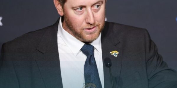 NFL SHOCKER: Jacksonville Jaguars player suspected of “selling tactical information” to a Los Angeles Rams acquaintance — angry coach orders investigation overnight!