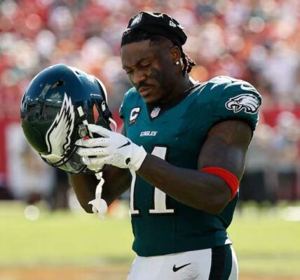 Breaking News: Philadelphia Eagles offense in turmoil: locker room tension rises as players point fingers amid offensive slump