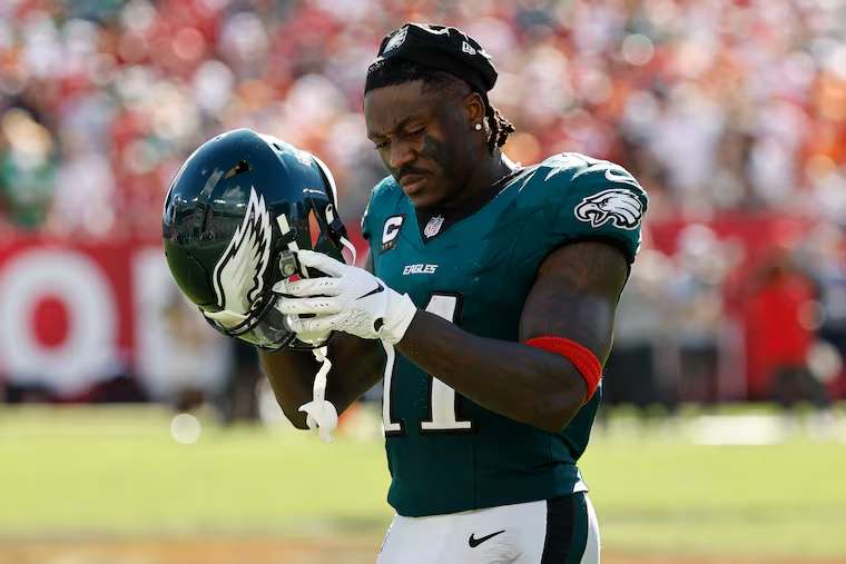 Breaking News: Philadelphia Eagles offense in turmoil: locker room tension rises as players point fingers amid offensive slump