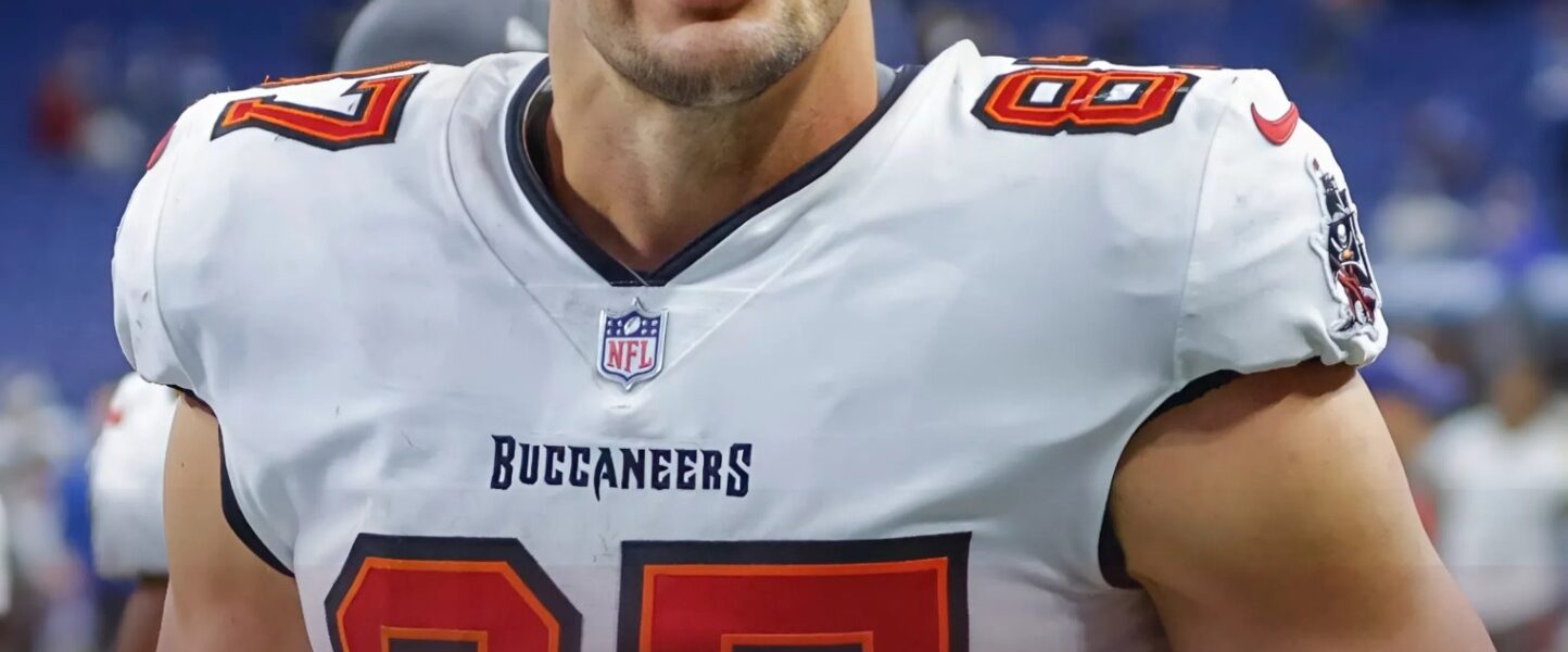 NFL Bombshell: New England Patriots Make Shocking Contract Offer to Legend Rob Gronkowski