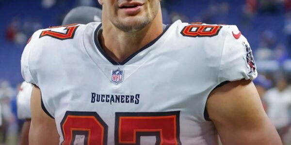 NFL Bombshell: New England Patriots Make Shocking Contract Offer to Legend Rob Gronkowski