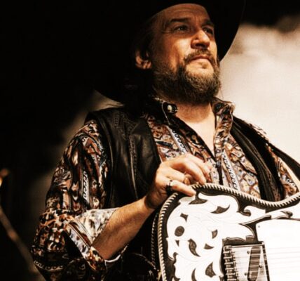 “House of the Rising Sun” — Waylon Jennings’ Haunting Nod on Don’t Think Twice*