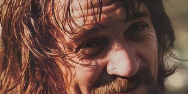 “Me and Paul” — Waylon Jennings’ Tribute to Friendship and the Road